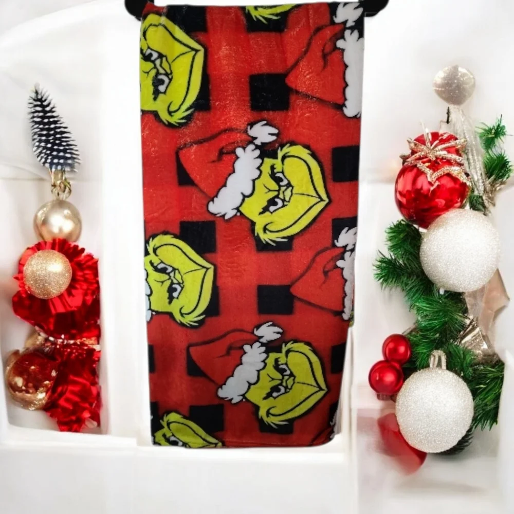 The Grinch Dr Seuss Christmas holiday Throw Blanket 52x60 NEW